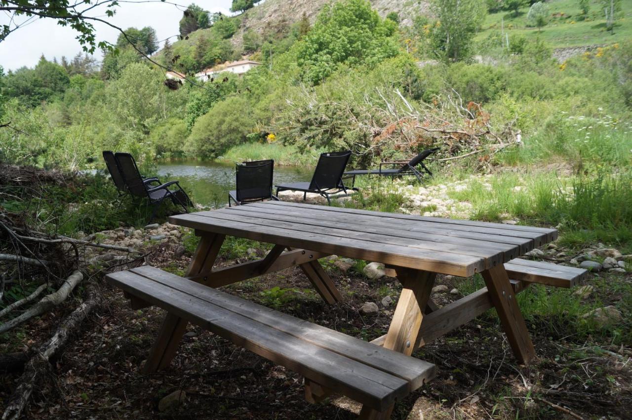 Gite en Ardèche en face de la rivière Usclades-et-Rieutord Extérieur photo