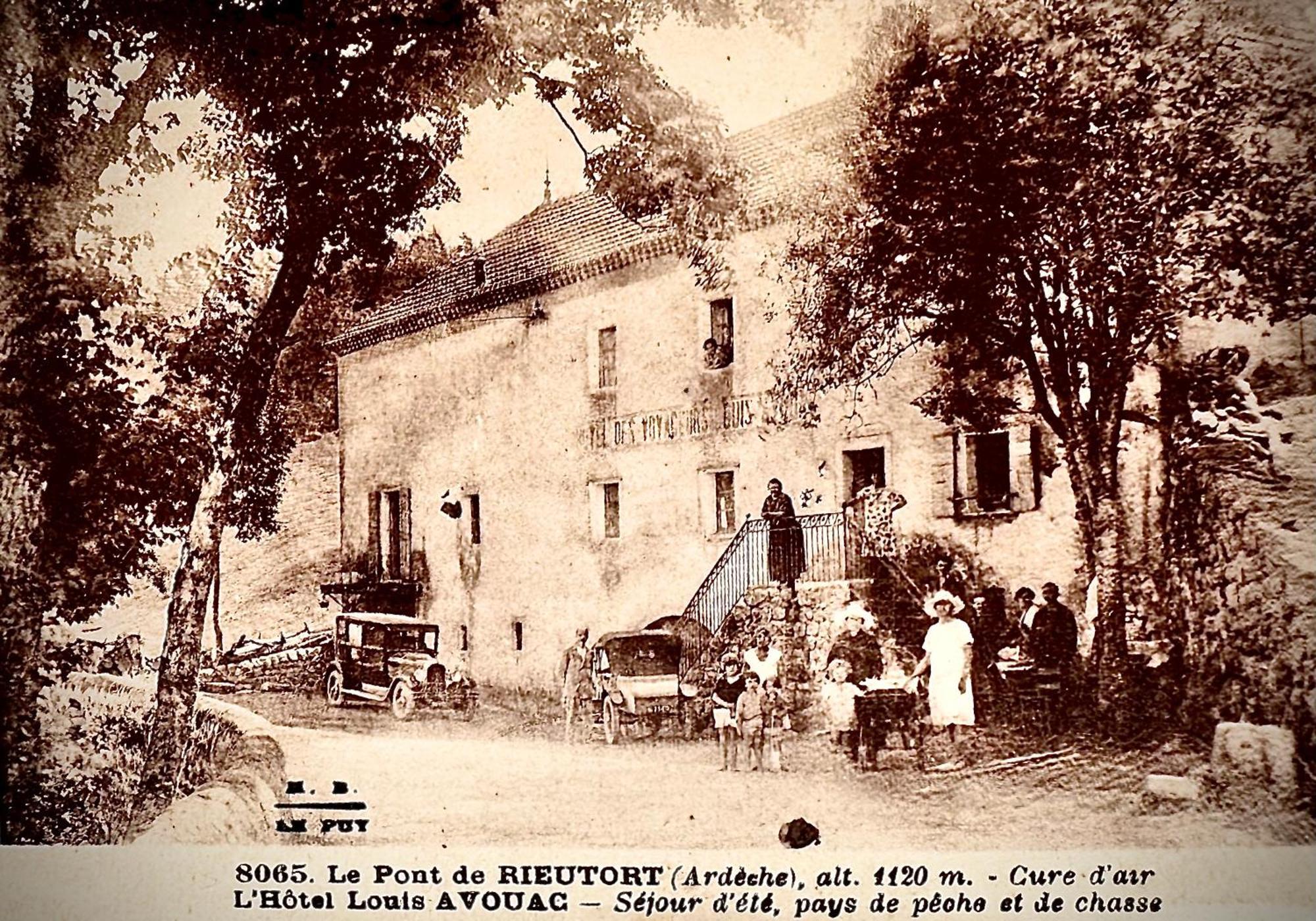 Gite en Ardèche en face de la rivière Usclades-et-Rieutord Extérieur photo